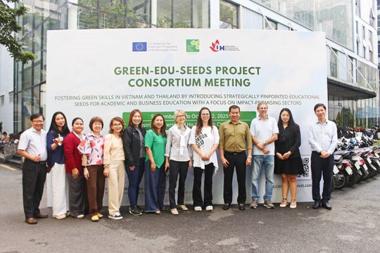 IUH khẳng định chiến lược hội nhập qua Hội nghị triển khai Dự án “Green-Edu-Seeds”  IUH khẳng định chiến lược hội nhập qua Hội nghị triển khai Dự án “Green-Edu-Seeds”
