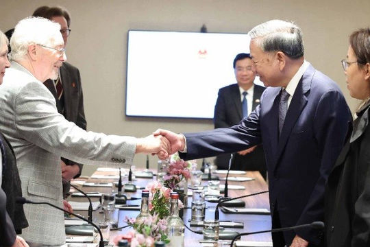 Tổng Bí thư Tô Lâm tiếp Tổng Bí thư Đảng Cộng sản Anh Robert Griffiths Tổng Bí thư Tô Lâm tiếp Tổng Bí thư Đảng Cộng sản Anh Robert Griffiths