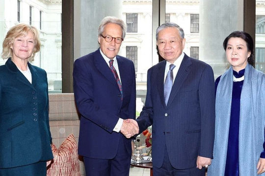 Tổng Bí thư Tô Lâm tiếp Công tước xứ Richmond Charles Henry Gordon-Lennox, đại diện Hoàng gia Anh Tổng Bí thư Tô Lâm tiếp Công tước xứ Richmond Charles Henry Gordon-Lennox, đại diện Hoàng gia Anh