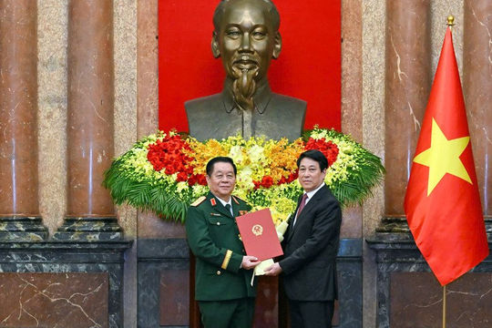 Chủ tịch nước trao quyết định bổ nhiệm Chủ nhiệm Tổng cục chính trị và thăng quân hàm Đại tướng, Thượng tướng