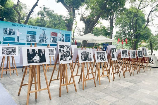 Triển lãm ảnh "Thành phố Hồ Chí Minh vươn mình cùng đất nước qua góc nhìn điện ảnh" có sự điều chỉnh