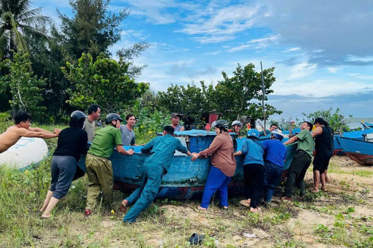 Bộ Quốc phòng lập Sở chỉ huy tiền phương, huy động gần 270.000 người ứng phó siêu bão Kalmaegi