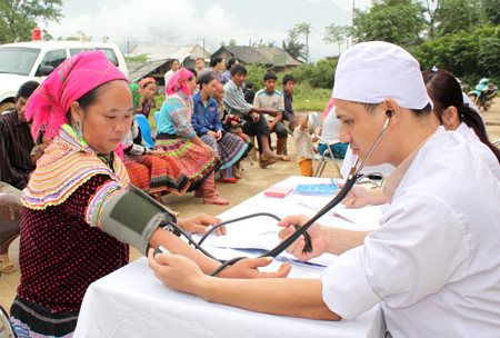 Bảo hiểm y tế: Trụ cột giúp người dân vững tin thoát nghèo