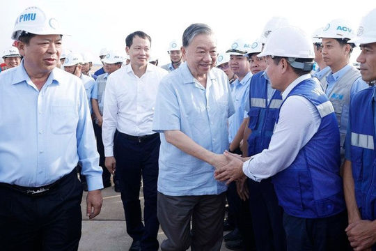 Tổng Bí thư Tô Lâm làm việc tại công trường Cảng hàng không quốc tế Long Thành