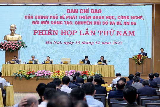 Khẩn trương xây dựng và ban hành chiến lược chuyển đổi số và chiến lược dữ liệu