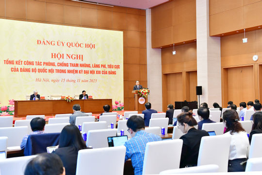 Hoàn thiện pháp luật về phòng, chống tham nhũng, lãng phí, tiêu cực