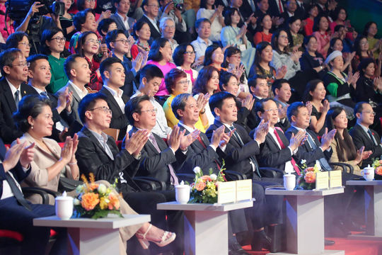 "Thay lời tri ân" 2025 - Nhịp cầu gắn kết yêu thương, ghi nhận công lao của các nhà giáo