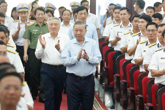 Giữ vững thế chủ động, bảo vệ vững chắc chủ quyền biển, đảo tây nam của Tổ quốc