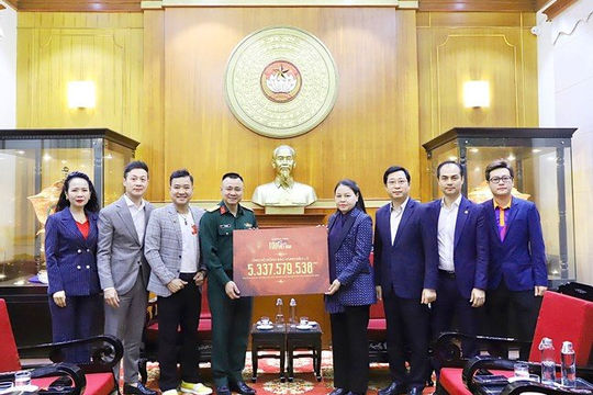 Gần 1.390 tỷ đồng đăng ký ủng hộ đồng bào vùng lũ 