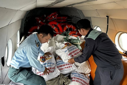 Xuất cấp hàng dự trữ quốc gia đến tay người dân vùng lũ sớm nhất có thể