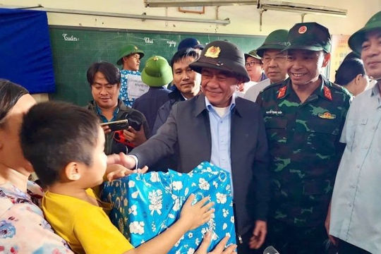 Thường trực Ban Bí thư yêu cầu tập trung cao nhất cho công tác cứu trợ, bảo vệ tính mạng của nhân dân