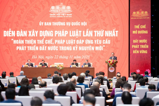 Khai mạc Diễn đàn xây dựng pháp luật lần thứ nhất