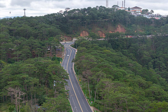 Hàng trăm điểm sạt lở chia cắt giao thông, Lâm Đồng gấp rút triển khai khắc phục