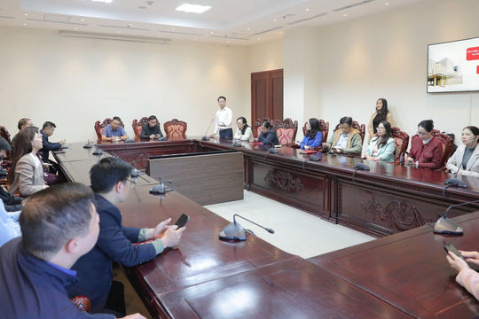 Tiết kiệm thời gian, chi phí với hệ thống phòng họp không giấy tờ Q-Cabinet