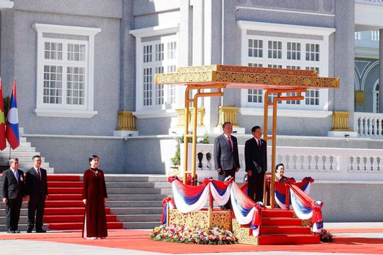 Lễ đón trọng thể Tổng Bí thư Tô Lâm và Phu nhân tại thủ đô Viêng Chăn, Lào