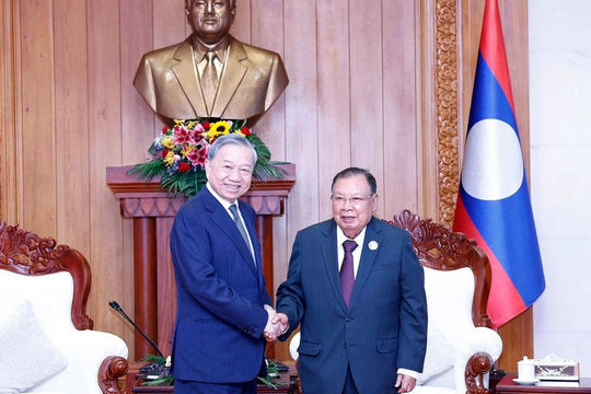 Tổng Bí thư Tô Lâm thăm các đồng chí nguyên Lãnh đạo Lào