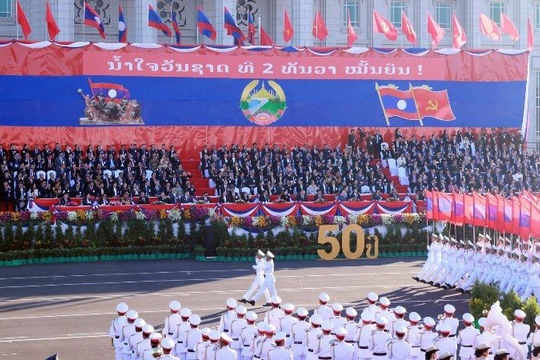 Kỷ niệm trọng thể 50 năm Quốc khánh nước Cộng hòa Dân chủ Nhân dân Lào