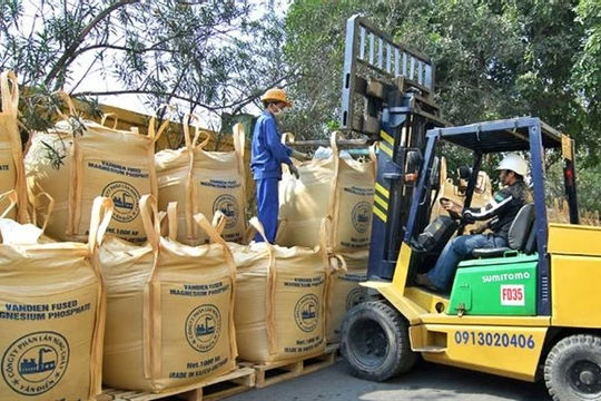 Phân lân Văn Điển tăng tốc đổi mới, nâng chuẩn chất lượng, mở rộng thị trường