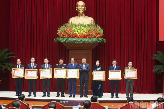 Tổng kết công tác phòng chống tham nhũng, lãng phí, tiêu cực: Kiểm toán nhà nước vinh dự nhận Huân chương Lao động hạng Nhất 