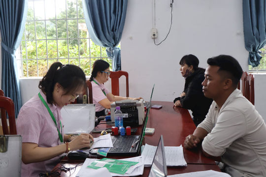 Giảm lãi suất, bổ sung vốn vay hỗ trợ kịp thời người nghèo và các đối tượng chính sách