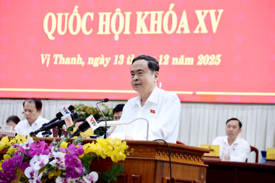 Chủ tịch Quốc hội Trần Thanh Mẫn tiếp xúc cử tri Cần Thơ sau Kỳ họp thứ 10