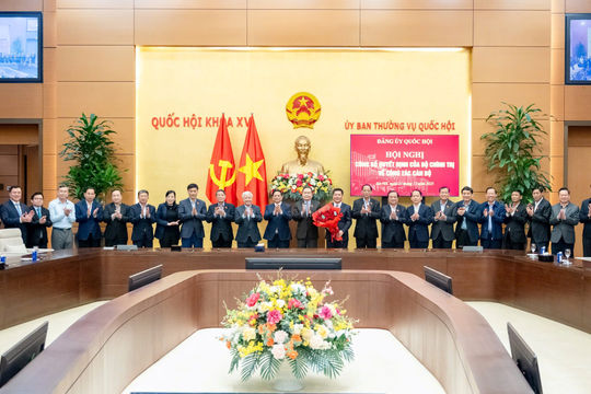 Bộ Chính trị chỉ định Phó Bí thư chuyên trách Đảng ủy Quốc hội