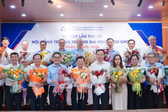 Thông qua chủ trương thành lập Trung tâm nghiên cứu Hệ thống tự hành và Robot