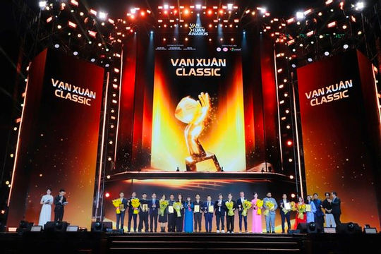 Vạn Xuân Awards 2025 vinh danh sáng tạo quảng cáo Việt