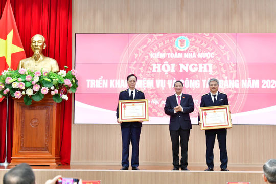 Khen thưởng nhiều tập thể, cá nhân của Kiểm toán nhà nước có thành tích xuất sắc