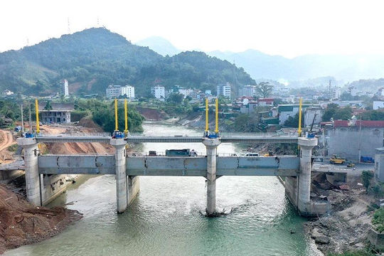 Đập dâng nước hơn 330 tỷ đồng tại Tuyên Quang vận hành thử nghiệm thành công