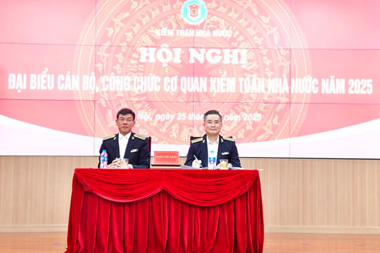 Gắn chặt việc thực hiện dân chủ với hoàn thành nhiệm vụ chính trị, chuyên môn