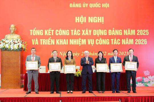 Đảng bộ Kiểm toán nhà nước vinh dự nhận Bằng khen của Đảng ủy Quốc hội