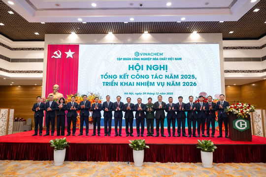 Phó Thủ tướng Bùi Thanh Sơn: Vinachem giữ vai trò nòng cốt, dẫn dắt ngành Hóa chất trong kỷ nguyên mới