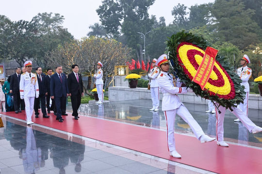 Lãnh đạo Đảng, Nhà nước đặt vòng hoa tại Đài tưởng niệm các Anh hùng liệt sỹ