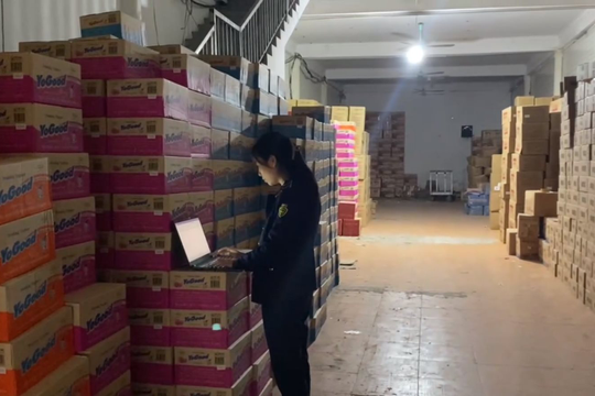 Hà Nội siết chặt kiểm tra, xử lý hàng loạt vi phạm an toàn thực phẩm trước Tết