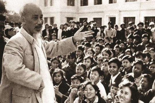 Người về mang tới niềm vui…!