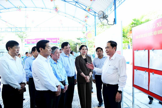 Chủ tịch Quốc hội Trần Thanh Mẫn làm việc với Ủy ban Bầu cử tỉnh Đồng Tháp