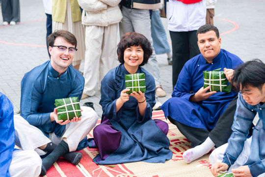 “Tết Sum Vầy - Xuân Bình An 2026” của Thầy và trò Đại học Ngoại thương