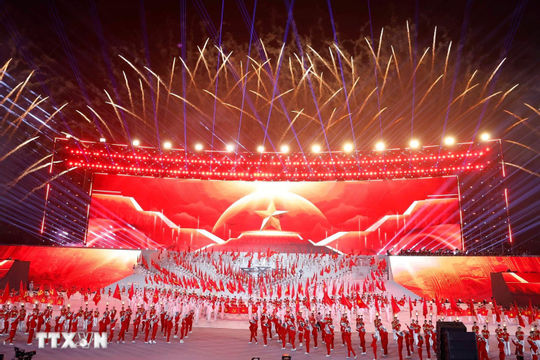 NIỀM TIN VÀ MÙA XUÂN DÂN TỘC