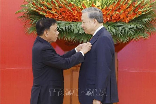 Lễ trao Huy hiệu 45 năm tuổi Đảng tặng Tổng Bí thư Tô Lâm