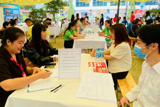 Kết nối cung - cầu lao động theo nhịp thị trường