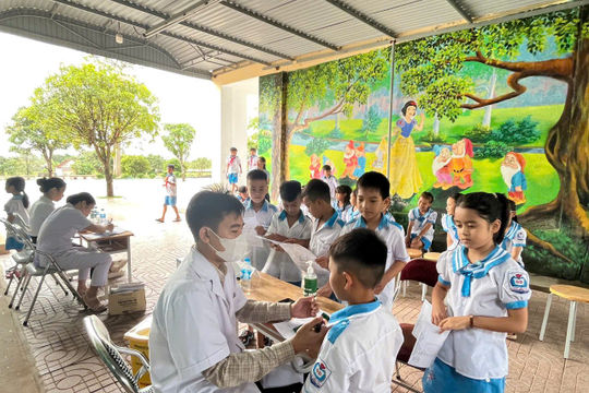 Bảo đảm chăm sóc sức khỏe toàn diện cho học sinh, sinh viên