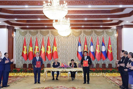 Tổng Bí thư Tô Lâm chứng kiến trao các văn kiện hợp tác Việt Nam-Lào