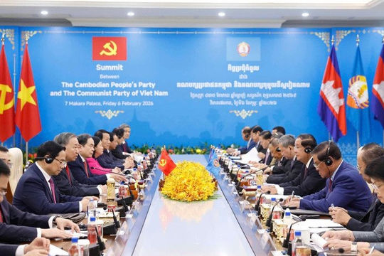 Cuộc gặp giữa Bộ Chính trị Đảng Cộng sản Việt Nam và Ban Thường vụ Trung ương Đảng Nhân dân Campuchia