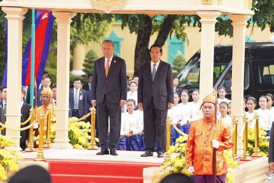 Lễ đón trọng thể Tổng Bí thư Tô Lâm thăm cấp Nhà nước tới Vương quốc Campuchia