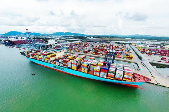 Xuất khẩu hàng hóa giảm, nhập khẩu tăng nhẹ