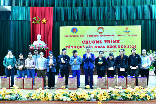 Kiểm toán nhà nước tặng 700 suất quà Tết cho các gia đình chính sách, hộ nghèo tại Hưng Yên và Bắc Ninh