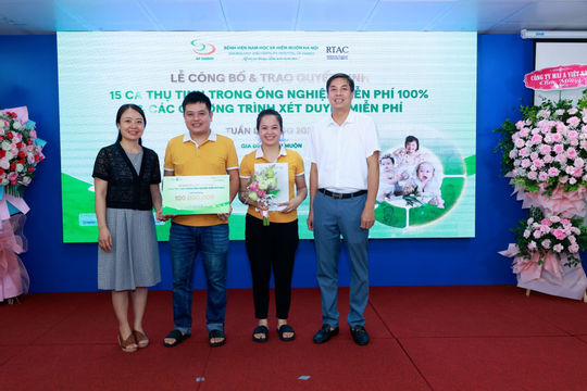 Mùa xuân đầu tiên được gọi tên con sau 8 năm chờ đợi