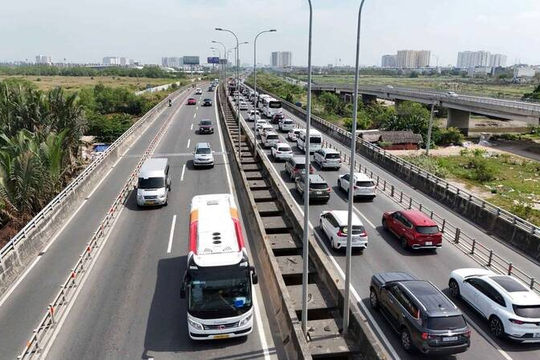 Khẩn trương phối hợp bảo đảm nguồn cung xăng dầu trên cao tốc TP.HCM - Long Thành - Dầu Giây dịp cao điểm Tết 2026