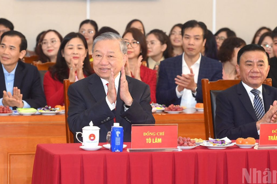 Văn phòng Trung ương Đảng nêu gương làm việc với tinh thần trách nhiệm cao nhất